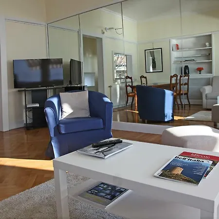 View 9 Holiday home